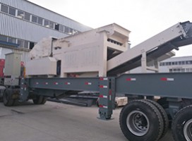 移動石頭破碎機做什么的，日產(chǎn)1600噸建筑垃圾粉碎機價格